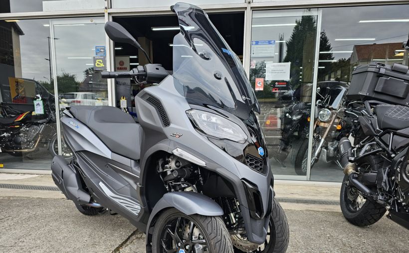 PIAGGIO MP3 400 HPE SPORT ABS ASR 1