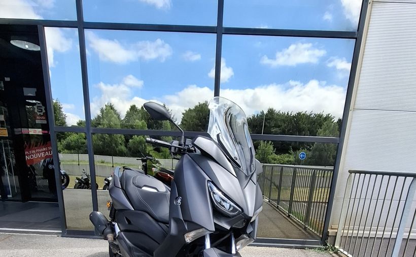 YAMAHA XMAX 125 2