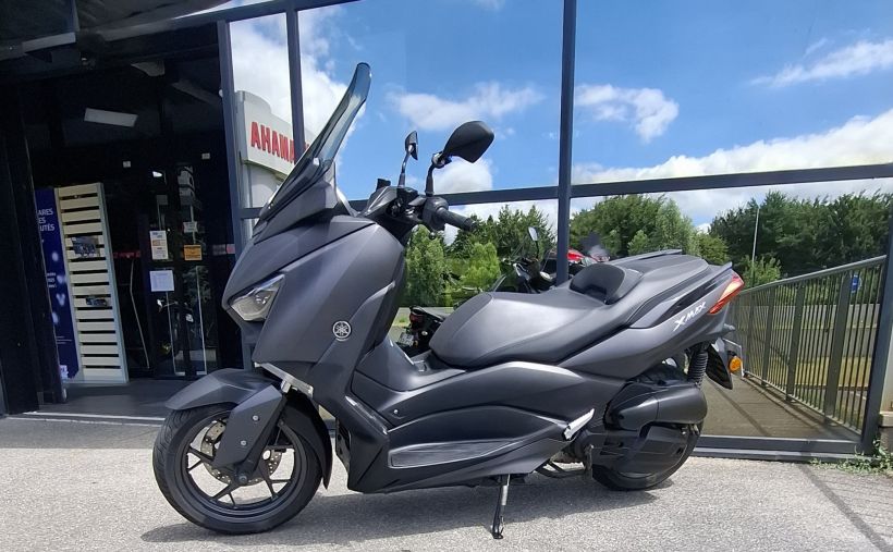 YAMAHA XMAX 125 1
