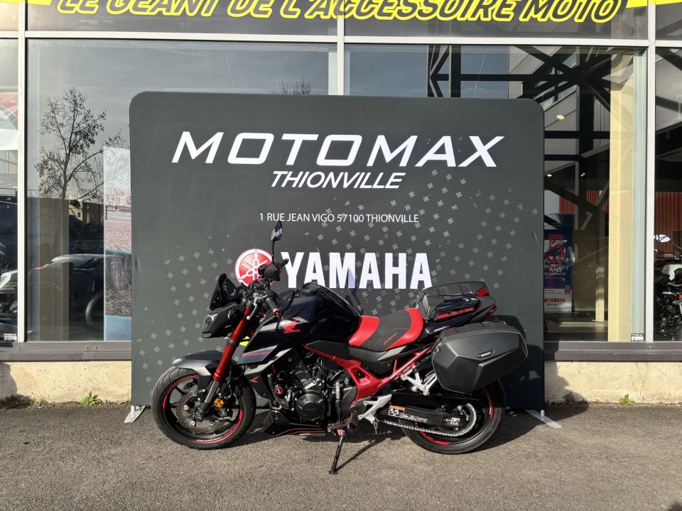 HONDA CB 750 HORNET 1