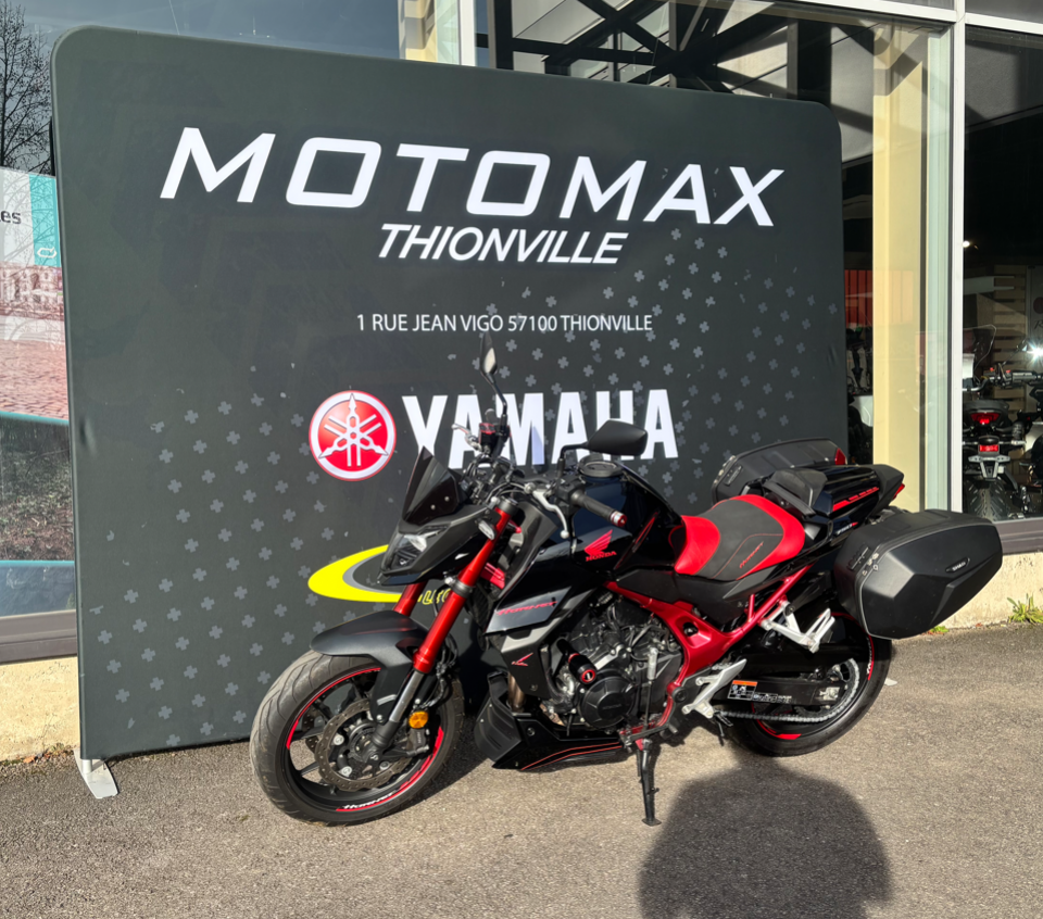 HONDA CB 750 HORNET 3