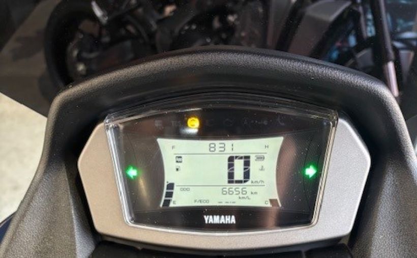 YAMAHA NMAX 125 9