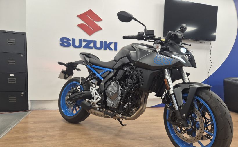 SUZUKI GSX-8S A2 1
