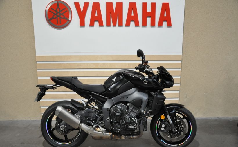 YAMAHA MT-10 0