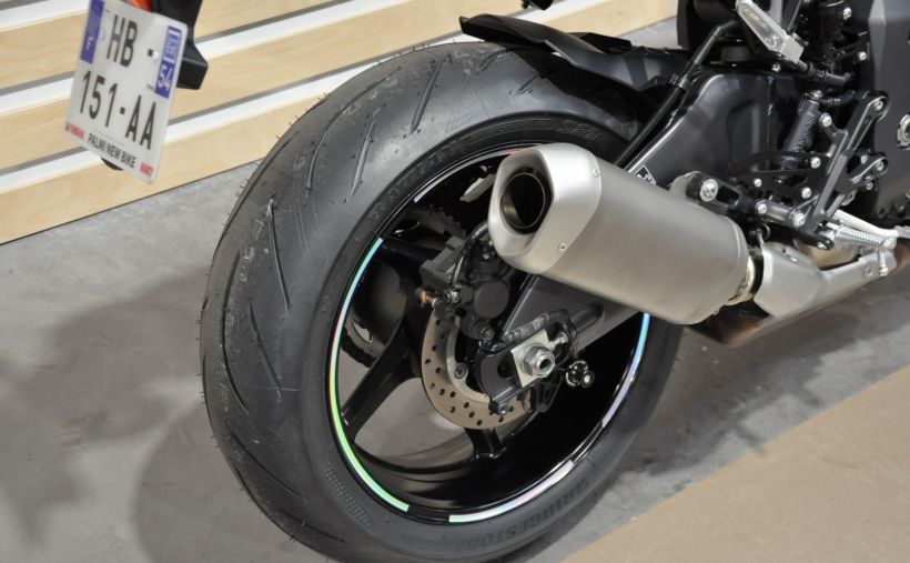YAMAHA MT-10 6