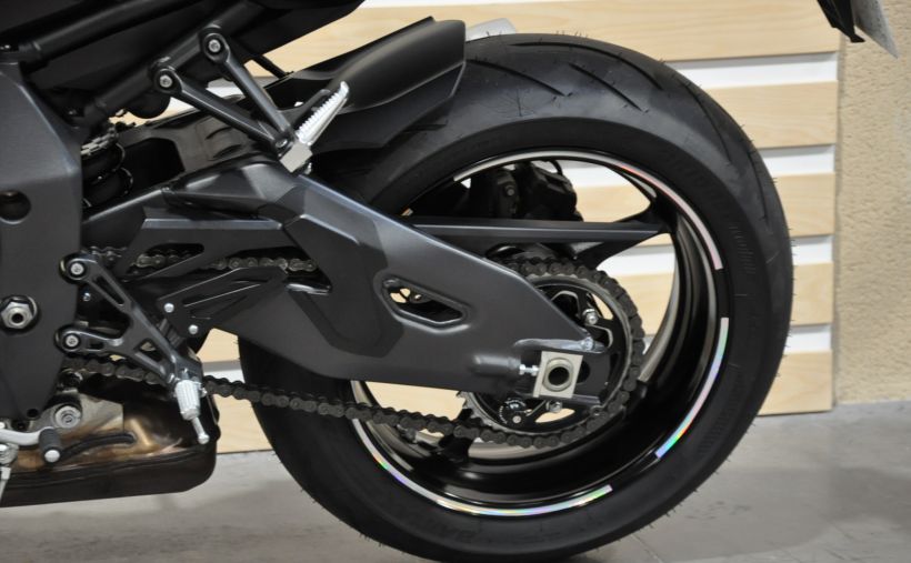 YAMAHA MT-10 11