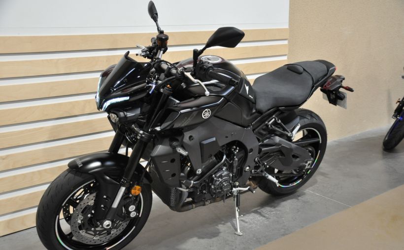 YAMAHA MT-10 13