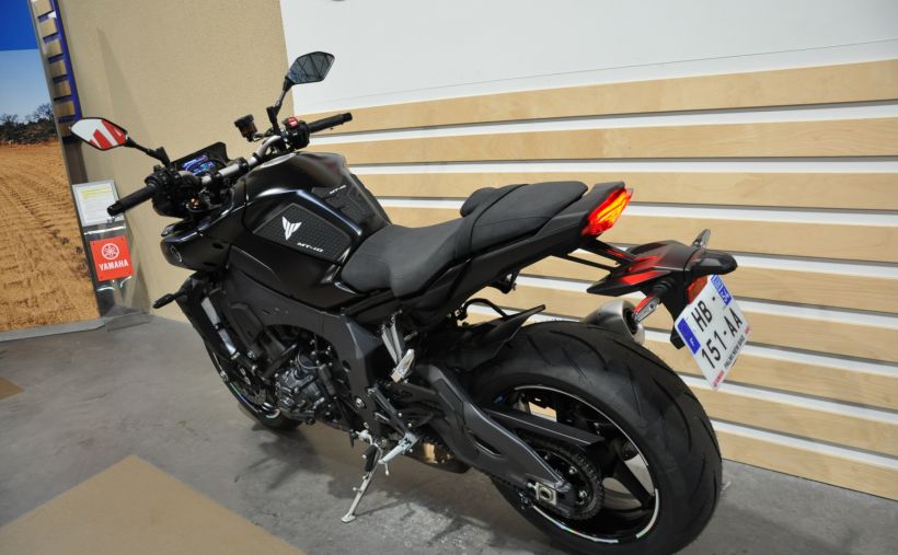 YAMAHA MT-10 15