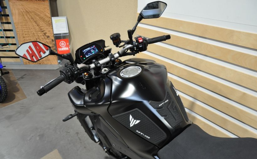 YAMAHA MT-10 16
