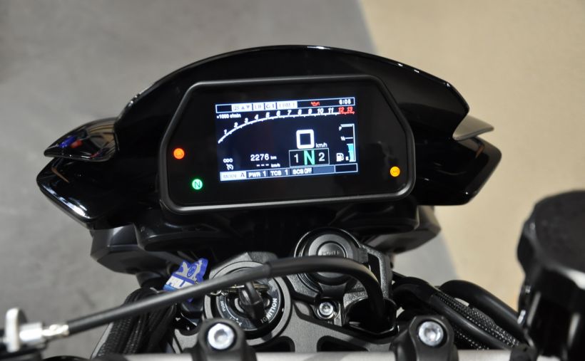 YAMAHA MT-10 17