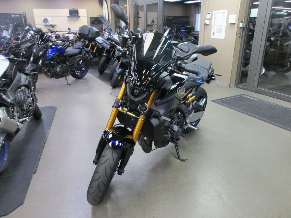 YAMAHA MT-09 SP 1