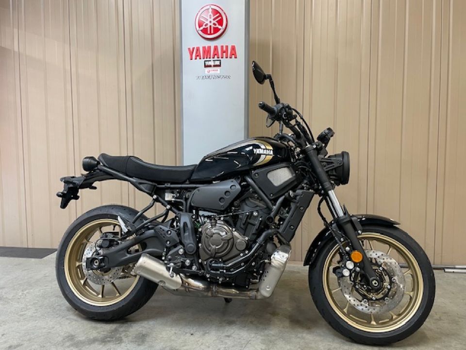 YAMAHA XSR 700 1