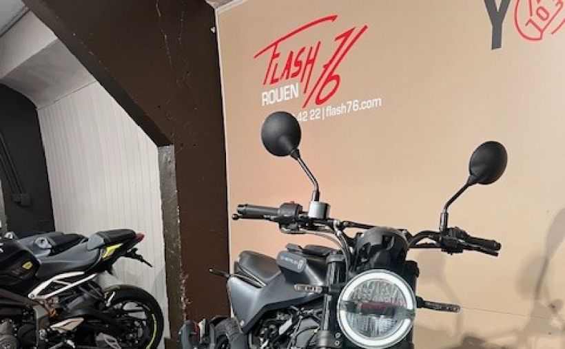 HUSQVARNA SVARTPILEN 125 ABS 1