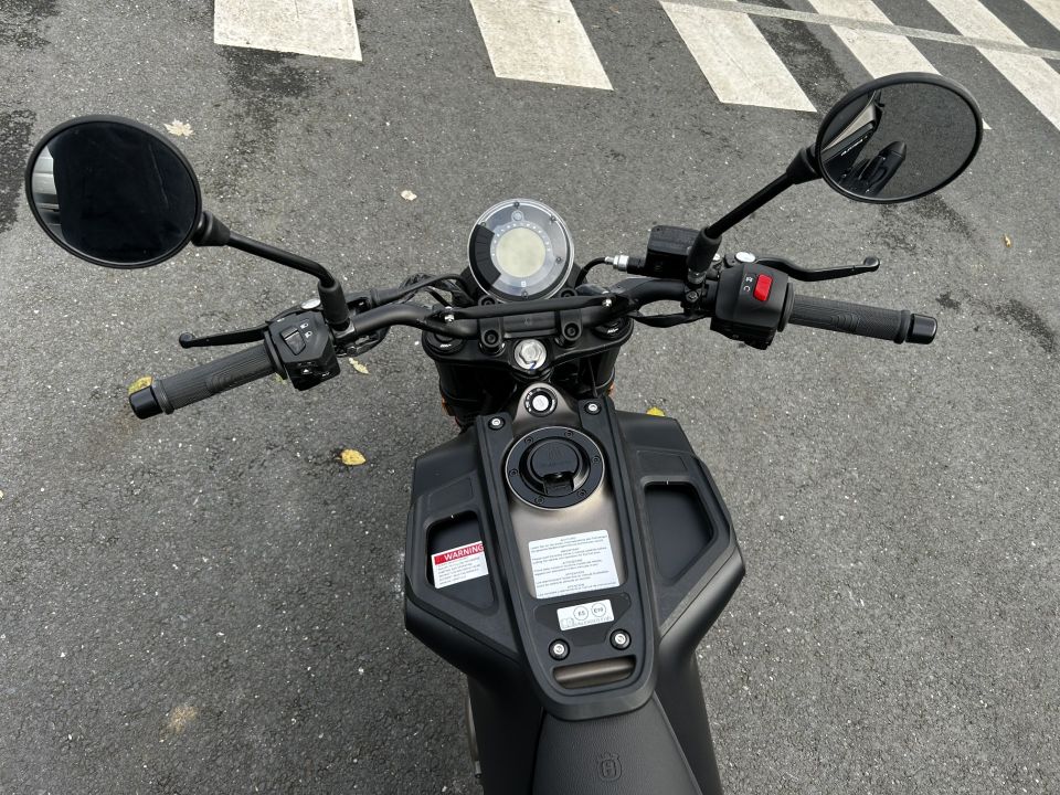 HUSQVARNA SVARTPILEN 401 A2 26