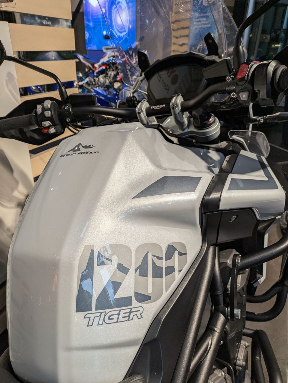 TRIUMPH TIGER 1200 ALPINE EDITION 3