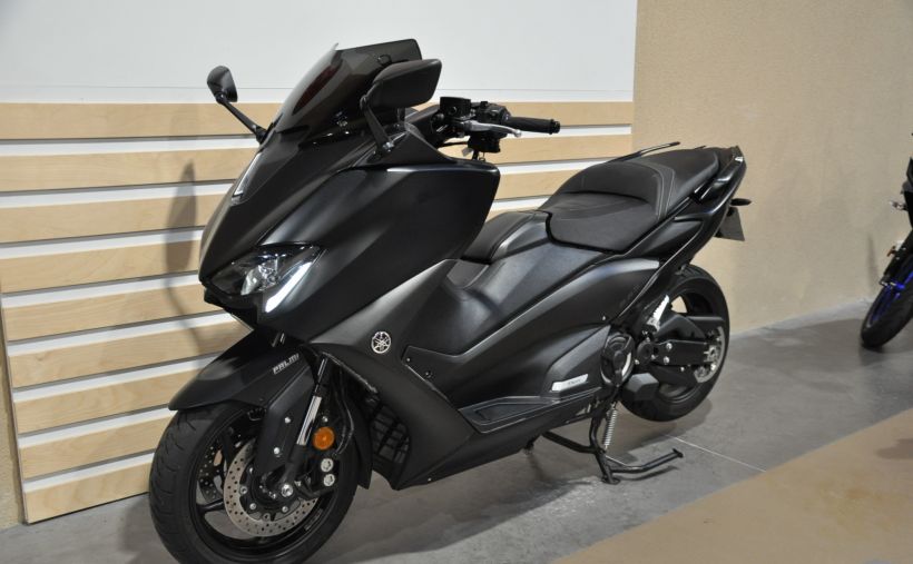 YAMAHA XP T-MAX 560 2