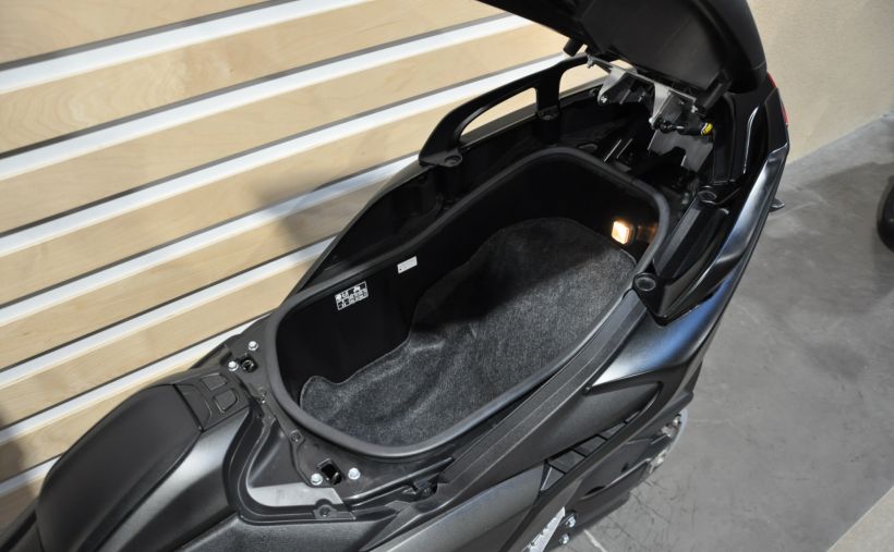YAMAHA XP T-MAX 560 6