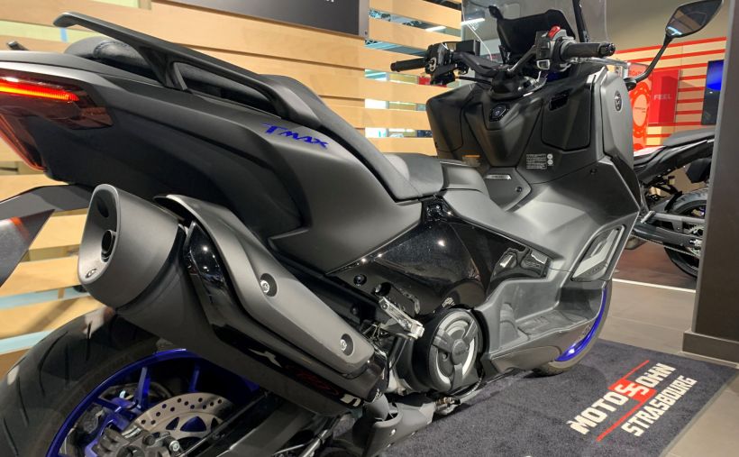YAMAHA XP T-MAX 560 1