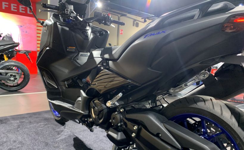 YAMAHA XP T-MAX 560 2