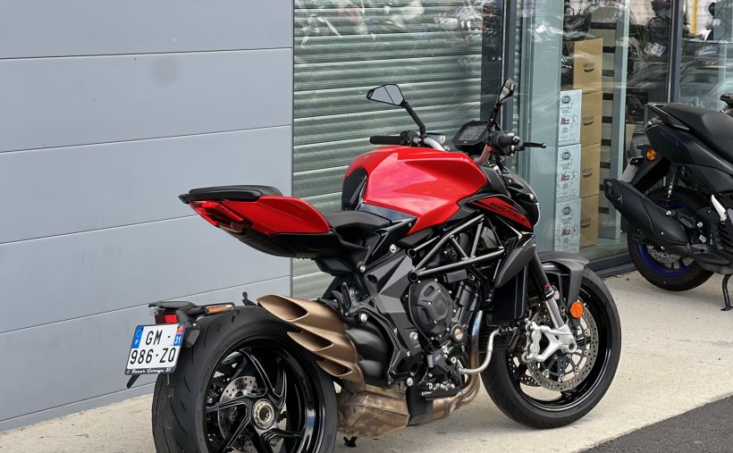 MV AGUSTA BRUTALE 800 2