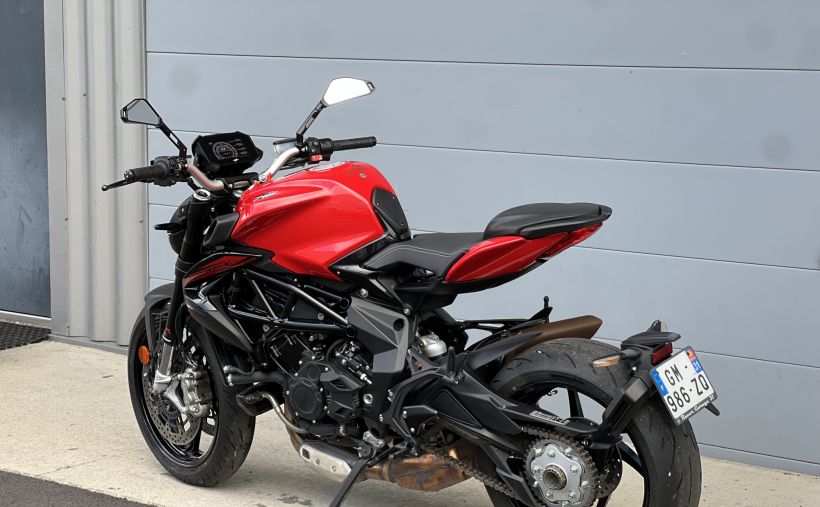 MV AGUSTA BRUTALE 800 5