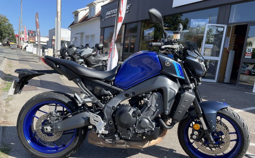 YAMAHA MT-09 1