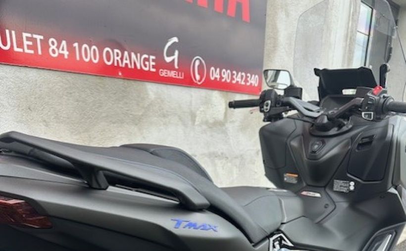 YAMAHA XP T-MAX 560 2
