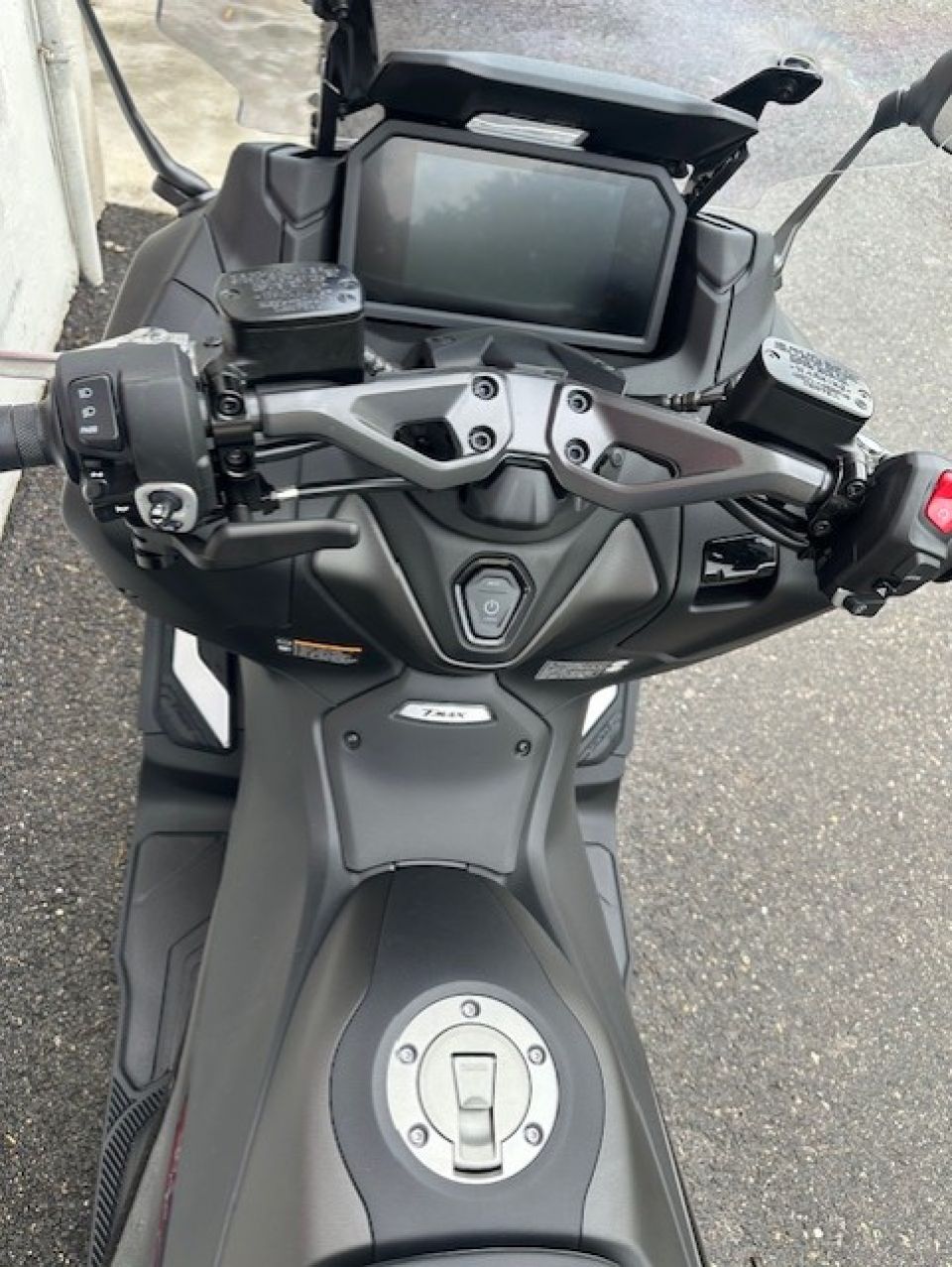 YAMAHA XP T-MAX 560 3