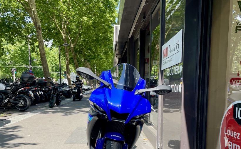 YAMAHA YZF 1000 R1 2