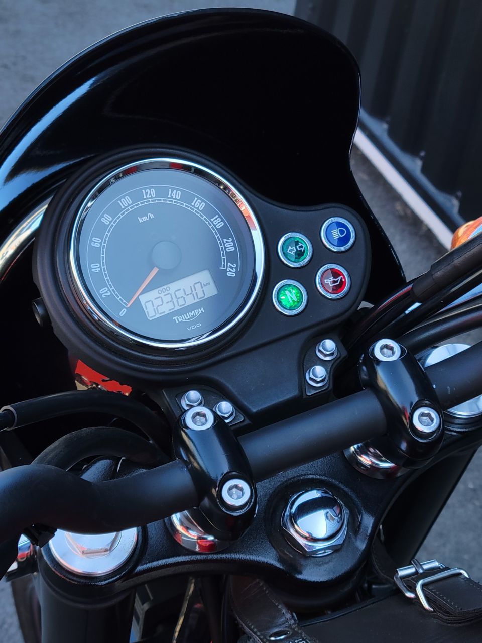 TRIUMPH Bonneville Newchurch 10