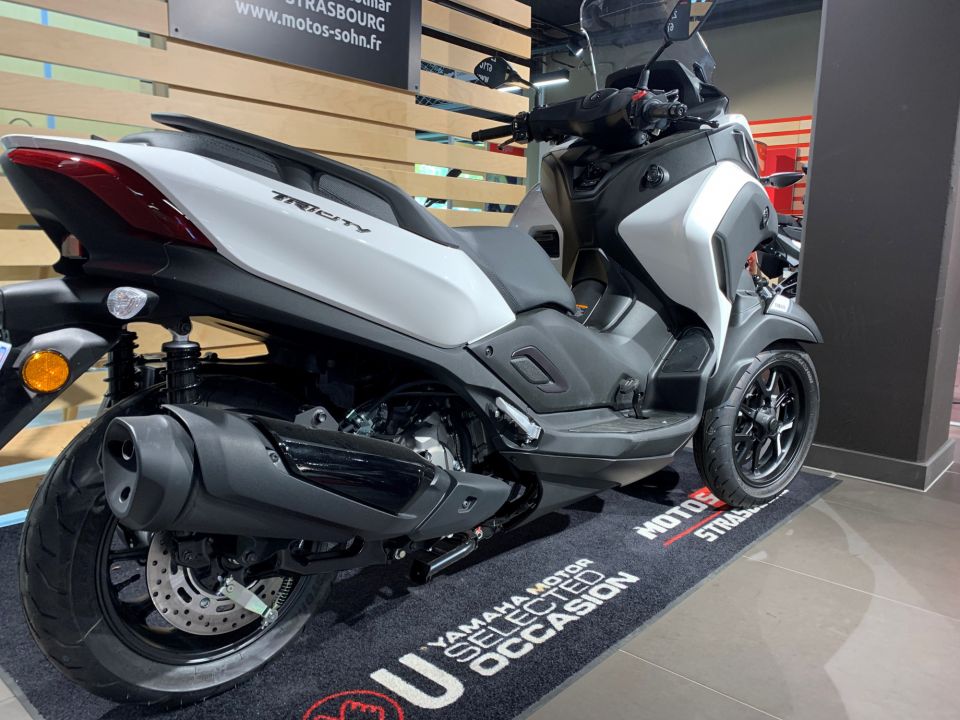 YAMAHA TRICITY 300 1