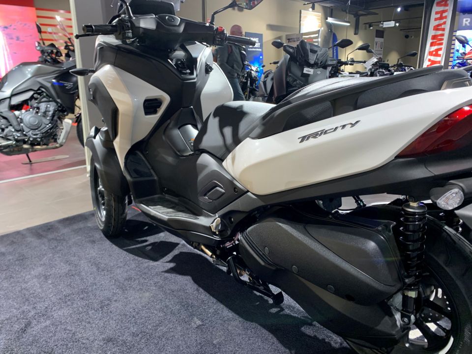 YAMAHA TRICITY 300 2
