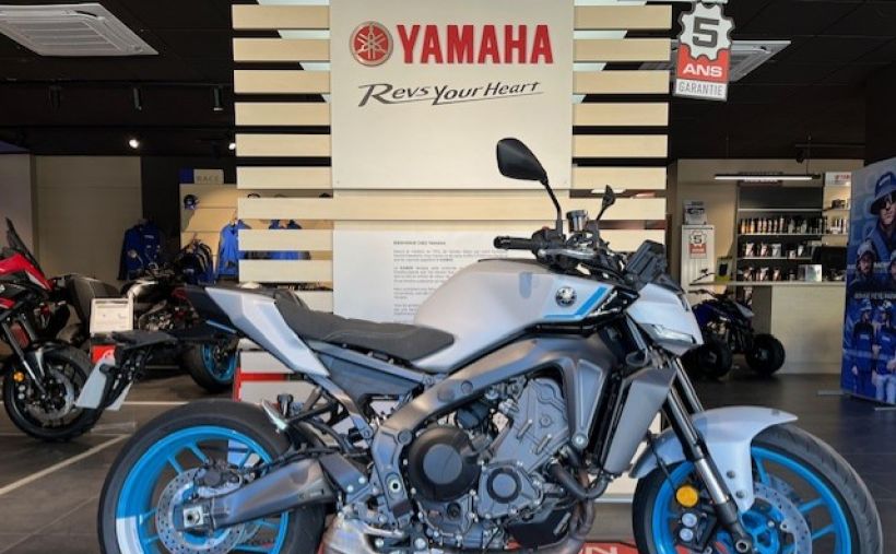 YAMAHA MT-09 0