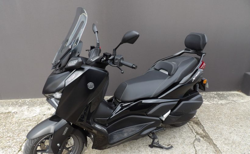 YAMAHA XMAX 300 Tech Max 4