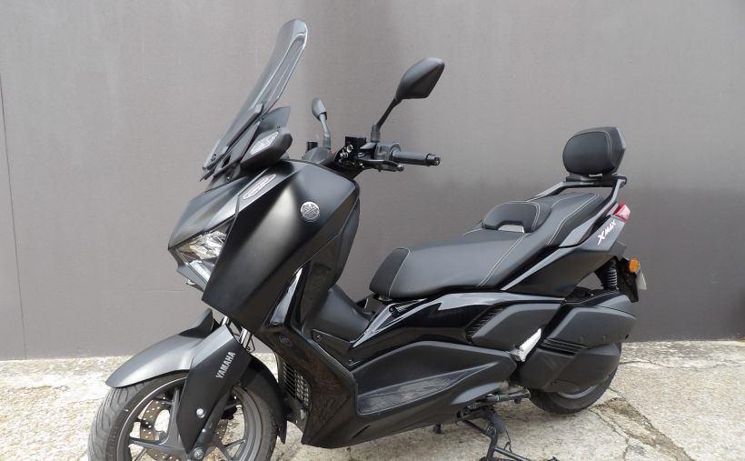 YAMAHA XMAX 300 Tech Max 6