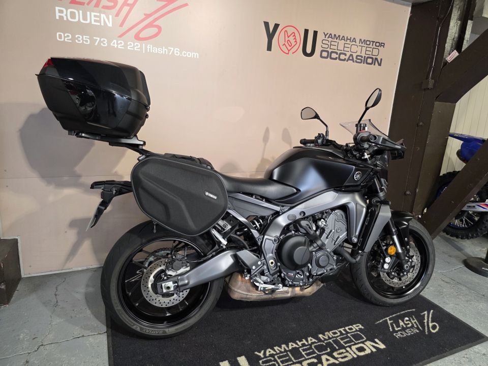 YAMAHA MT-09  Y-AMT 3