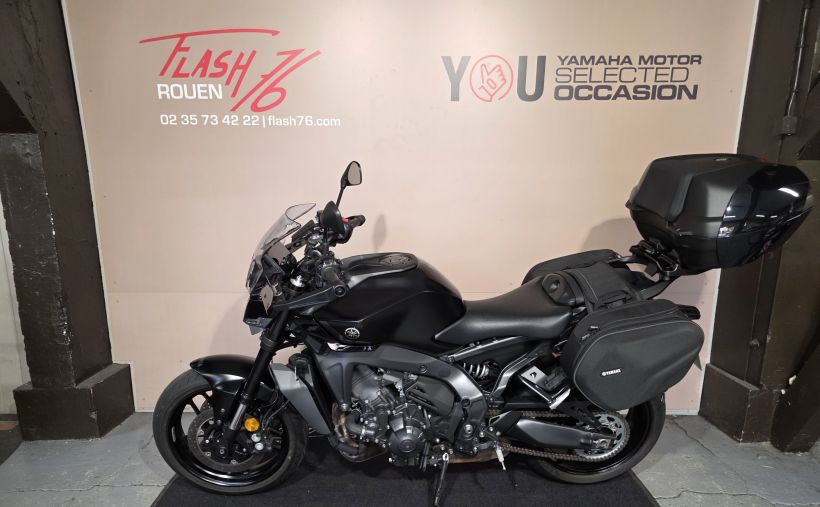 YAMAHA MT-09  Y-AMT 1