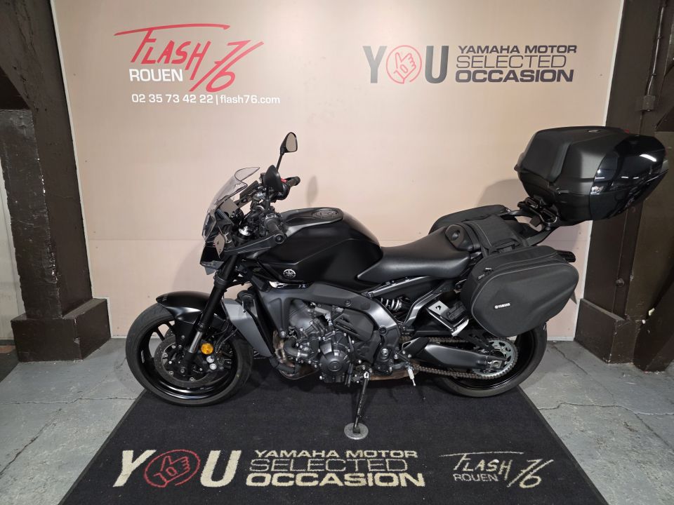 YAMAHA MT-09  Y-AMT 1