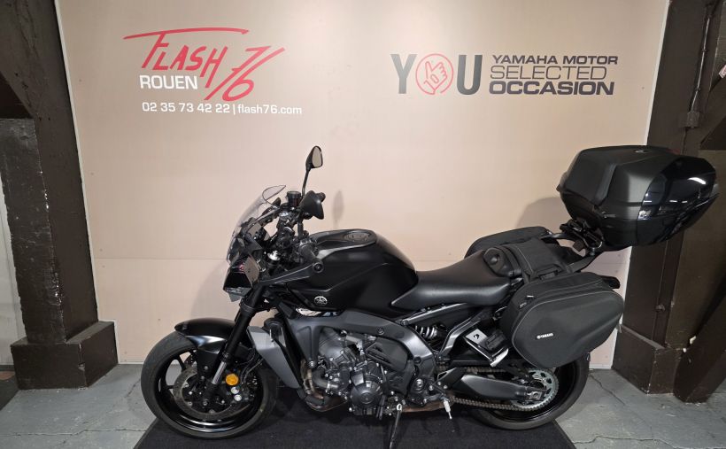 YAMAHA MT-09  Y-AMT 4