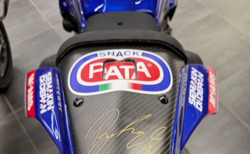 YAMAHA YZF R1 GYTR 16