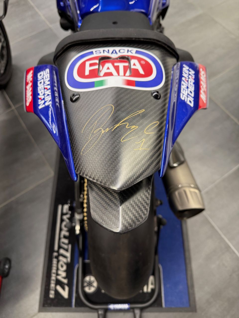 YAMAHA YZF R1 GYTR 16