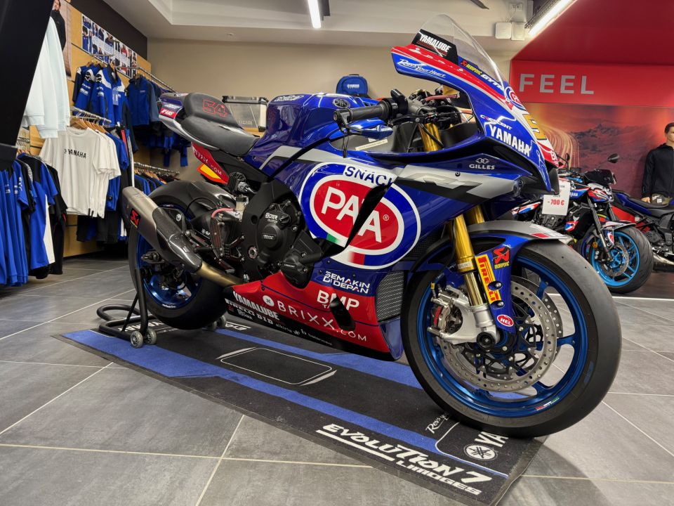 YAMAHA YZF R1 GYTR 0