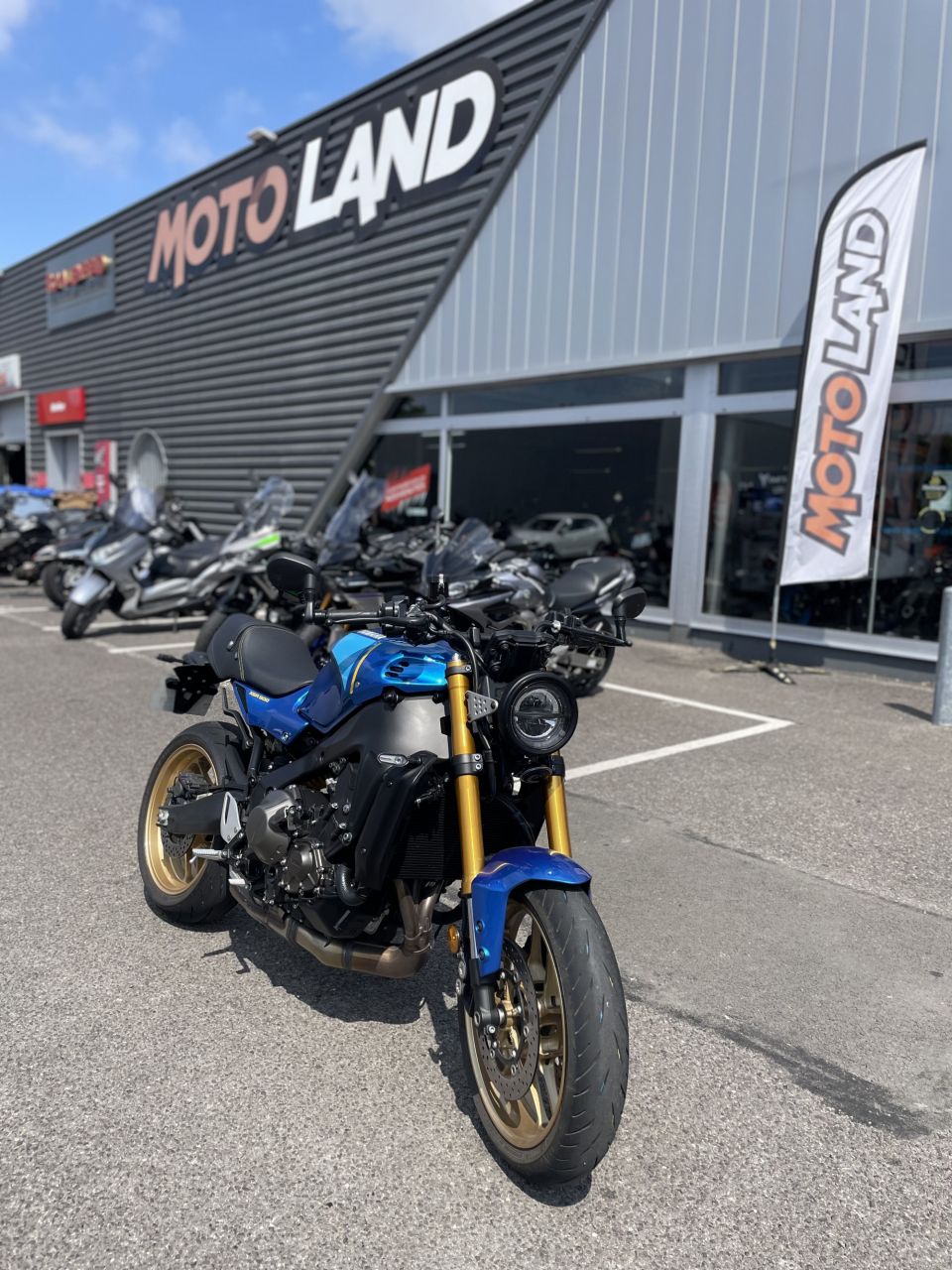 YAMAHA XSR 900 ABS 6