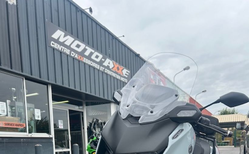 YAMAHA XMAX 300 Tech Max 0