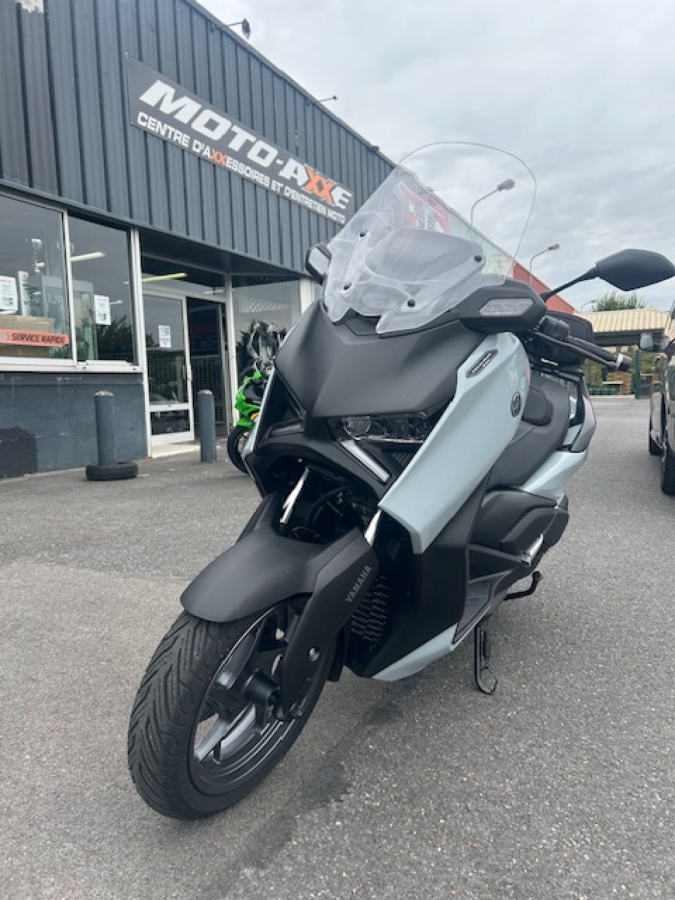 YAMAHA XMAX 300 Tech Max 0