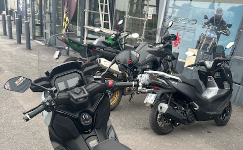 YAMAHA XMAX 300 Tech Max 3