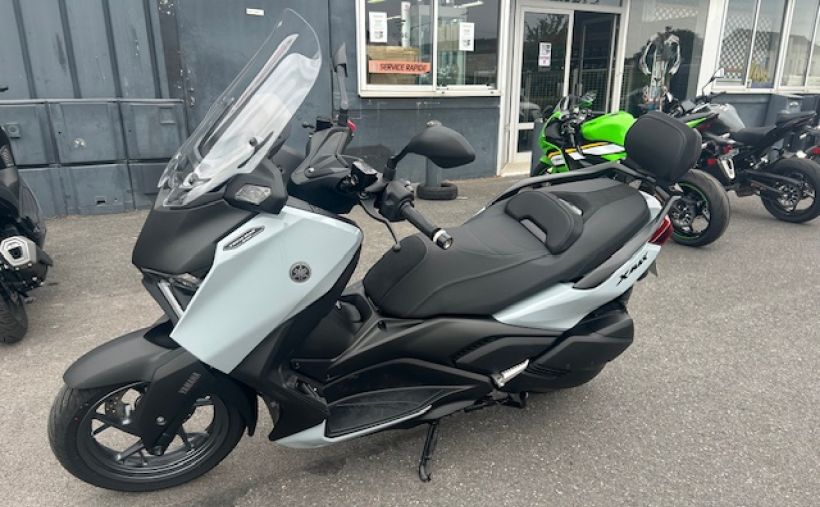 YAMAHA XMAX 300 Tech Max 2