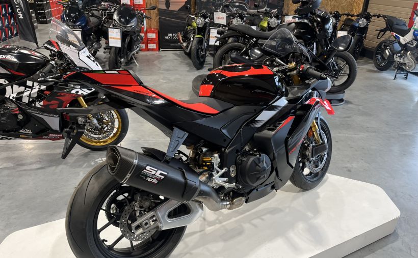 APRILIA RSV4 1100 FACTORY 5