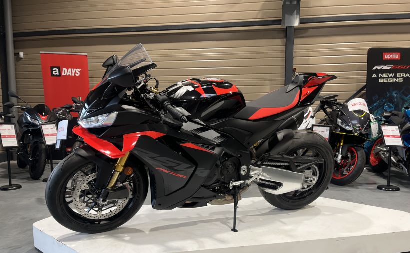 APRILIA RSV4 1100 FACTORY 15