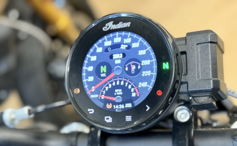 INDIAN FTR 1200 R CARBON 4